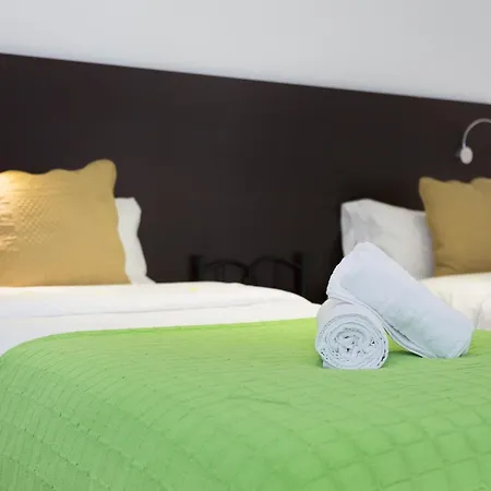 Carrio Sol - Monty's Apartman 4*
