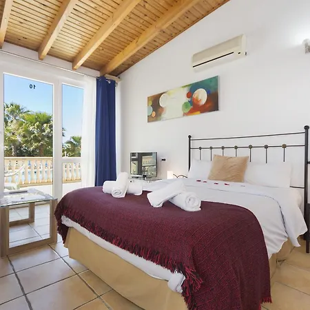 Carrio Sol - Monty's